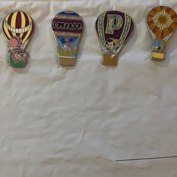 Walt Disney tradable mystery box pins balloons πβ¨